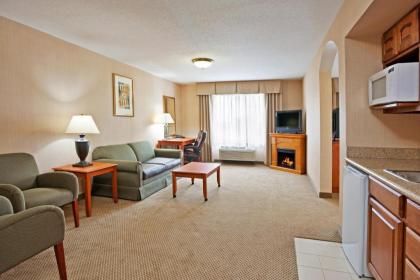 Holiday Inn Express Hotel & Suites Howell an IHG Hotel - image 12