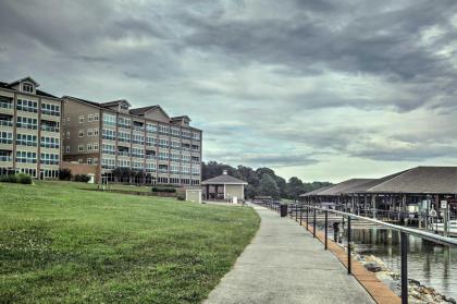 Huddleston Condo with Balcony on Smith Mountain Lake - image 10