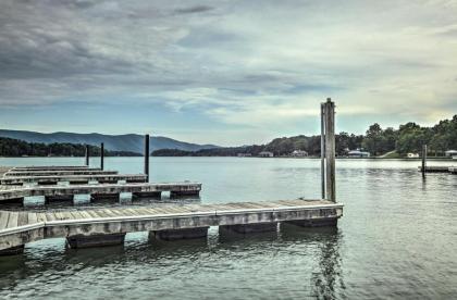 Huddleston Condo with Balcony on Smith Mountain Lake - image 2