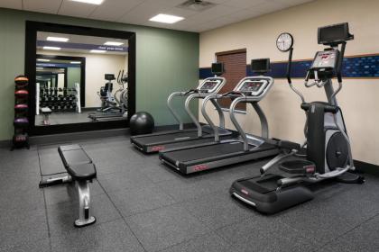 Hampton Inn & Suites-Hudson Wisconsin - image 4