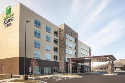 Holiday Inn Express & Suites - Hudson I-94 an IHG Hotel - image 10