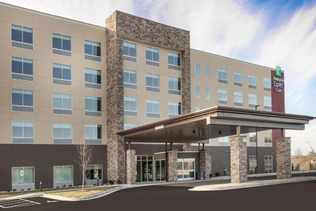 Holiday Inn Express & Suites - Hudson I-94 an IHG Hotel - image 6