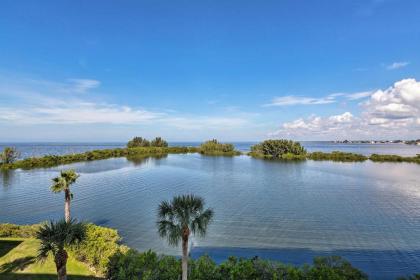 Cozy Condo with Gulf View Bird Watching with Telescope - image 11