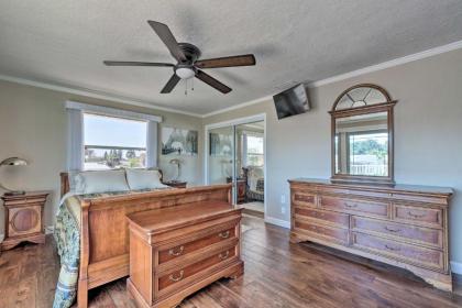 Clean and Spacious Canalfront Home with 4 Kayaks - 1 Mi to Beach! - image 15