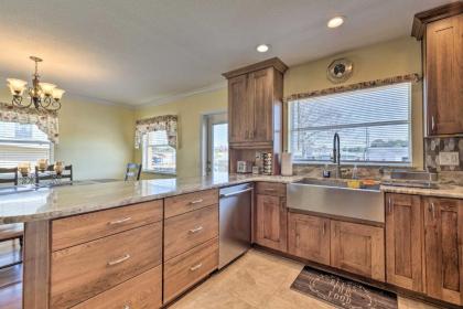 Clean and Spacious Canalfront Home with 4 Kayaks - 1 Mi to Beach! - image 9