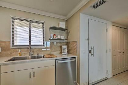 Hudson Resort Condo with Private Beach Access! - image 10