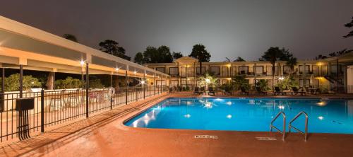 Ramada by Wyndham Houston Intercontinental Airport East - main image