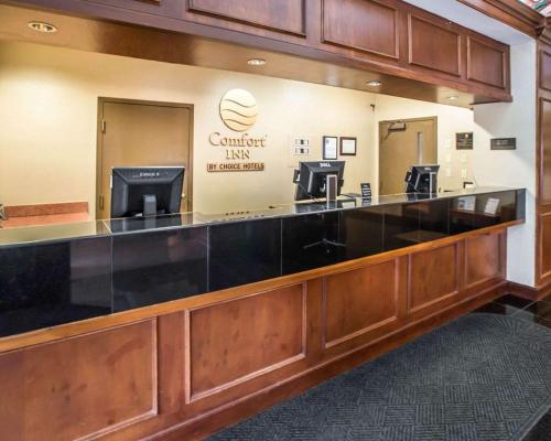 Comfort Inn at the Park - image 3