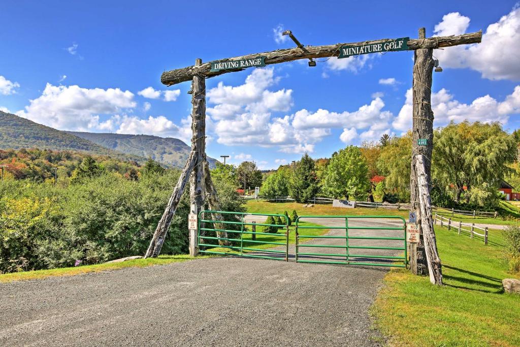 Hunter Hideaway with Yard and Deck 3 Mi to Ski Slopes - image 7