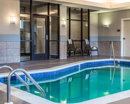 Comfort Suites Lake Norman - Huntersville - image 2