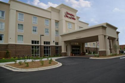 Hampton Inn & Suites Huntersville - image 2