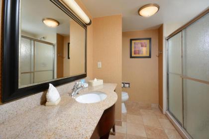 Hampton Inn & Suites Huntersville - image 3