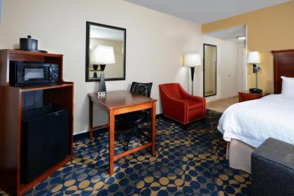 Hampton Inn & Suites Huntersville - image 6