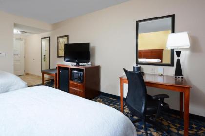 Hampton Inn & Suites Huntersville - image 8