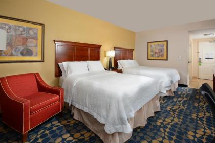 Hampton Inn & Suites Huntersville - image 9