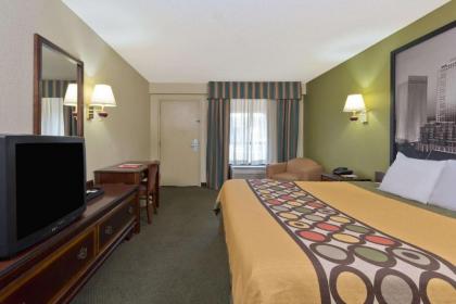 Super 8 by Wyndham Huntersville/Charlotte Area - image 12