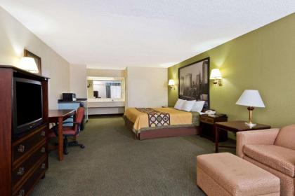 Super 8 by Wyndham Huntersville/Charlotte Area - image 6