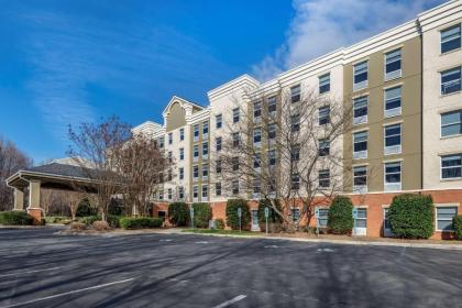 Comfort Suites near Birkdale Village - Huntersville - image 13