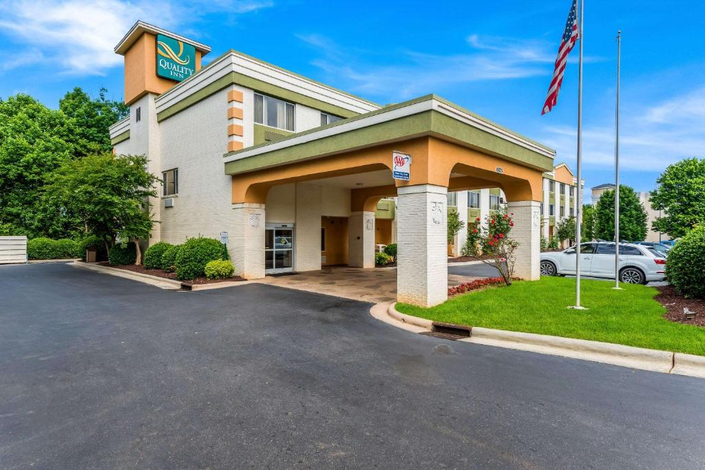 Quality Inn Huntersville near Lake Norman - main image