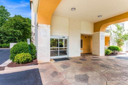 Quality Inn Huntersville near Lake Norman - image 12