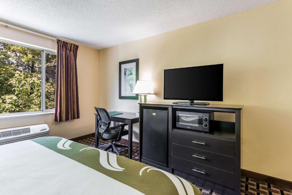 Quality Inn Huntersville near Lake Norman - image 6