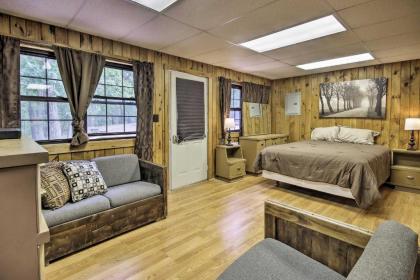 Urban Ranch Apartment with 50 Acres by Raystown Lake - image 2