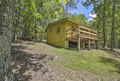 Cabin with Deck and Ranch - 1 Mi to Raystown Lake! - image 12