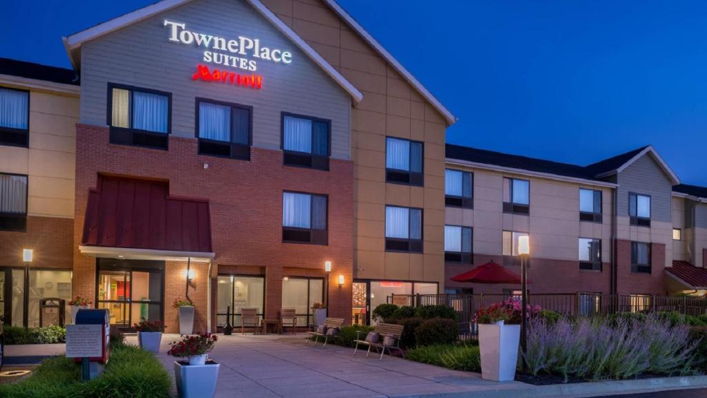 TownePlace Suites Huntington - main image