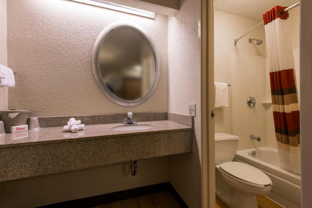 Red Roof Inn Huntington - image 7