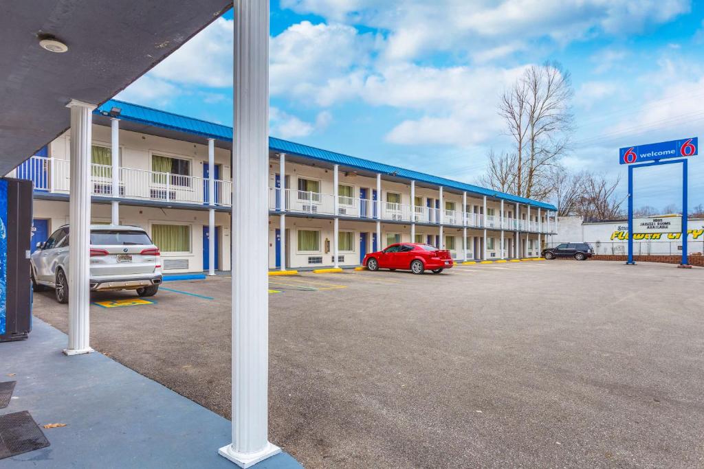 Motel 6-Huntington WV - main image