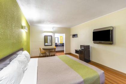 Motel 6-Huntington WV - image 9