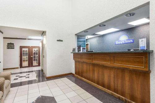 Days Inn & Suites by Wyndham Huntsville - image 5