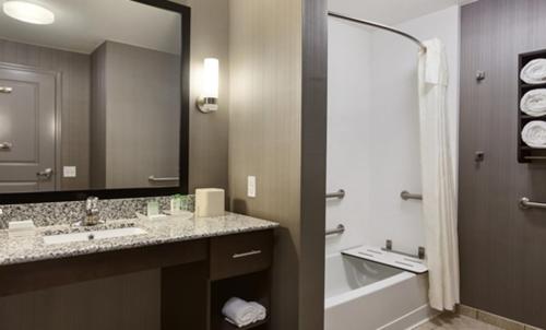 Homewood Suites by Hilton Huntsville-Downtown - image 2