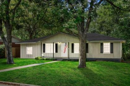 Boswell Bungalow-Large Yard-Pets-Wifi