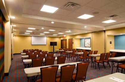 Hampton Inn & Suites Huntsville - image 12