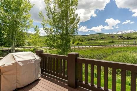 Lakeside Condo near Pineview Reservoir and Snowbasin ResortLS 14 - image 5