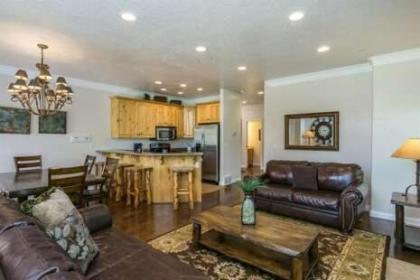 Lakeside Condo near Pineview Reservoir and Snowbasin ResortLS 14 - image 7