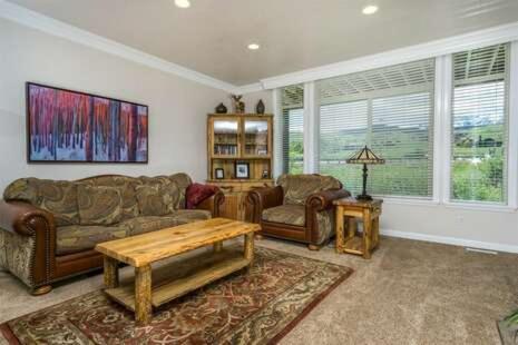 3 Bedroom Condo Just 10 Minutes from Snowbasin ResortLS 15 - image 6