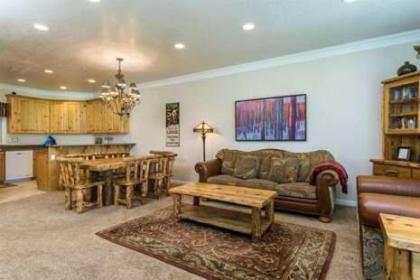 3 Bedroom Condo Just 10 Minutes from Snowbasin ResortLS 15 - image 7