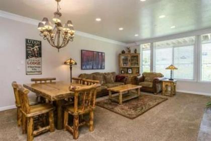 3 Bedroom Condo Just 10 Minutes from Snowbasin ResortLS 15 - image 8