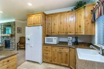 3 Bedroom Condo Just 10 Minutes from Snowbasin ResortLS 15 - image 9