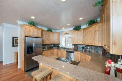 3 Bedroom Huntsville Utah Lodging Option - Sleeps 12 People LS 23 - image 5