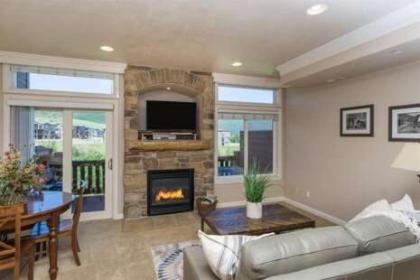 1 Bedroom Huntsville Utah Lodging Option Sleeps 5 - Snowbasin Vacation LS 40A - image 2