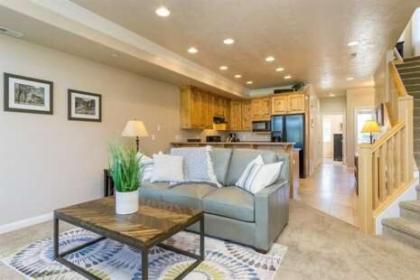 1 Bedroom Huntsville Utah Lodging Option Sleeps 5 - Snowbasin Vacation LS 40A - image 9