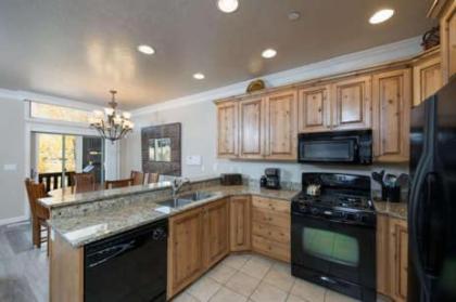 4 Bedroom Luxury Huntsville Utah Vacation Rental - 10 Mins From Snowbasin LS 43 - image 5