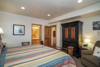 Lakefront Huntsville Utah Lodging Option - 3 Bedroom Sleeps 10 - image 13