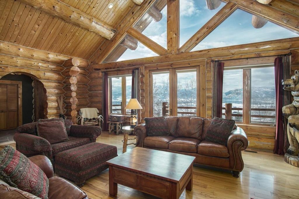 4 Bedroom Mountain Cabin in Huntsville Utah Sleeps 10 Home M - main image