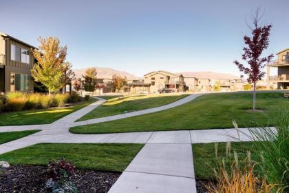 Gorgeous 3-Bedroom Huntsville Utah Vacation Rental near Pineview Reservoir 21 - image 8