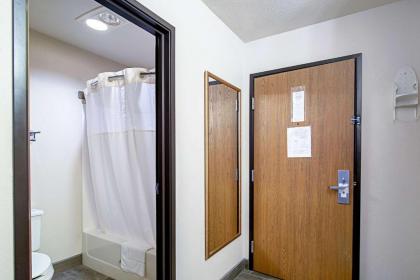 Quality Inn Huron - image 11