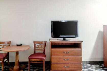 Quality Inn Huron - image 2